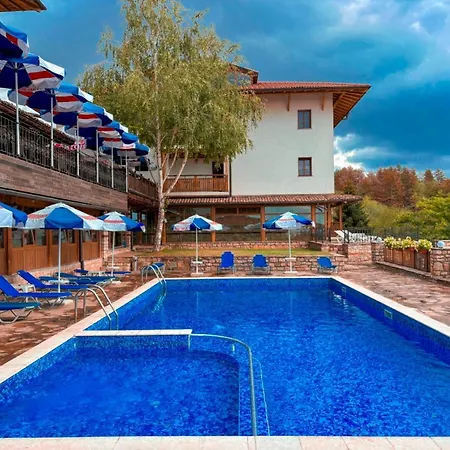 מלון Sevastokrator Relax & Congress 3*